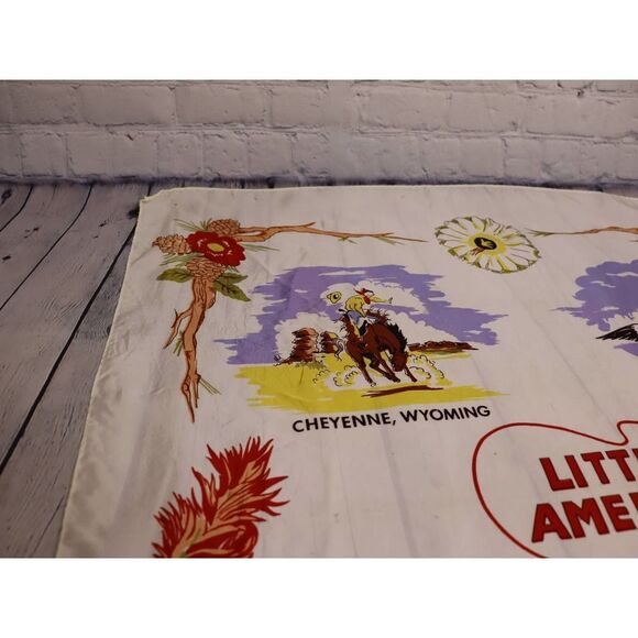 SUPER VINTAGE Little America Scarf! - Picture 5 of 7